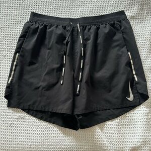 Nike 5inch inseam running shorts with liner